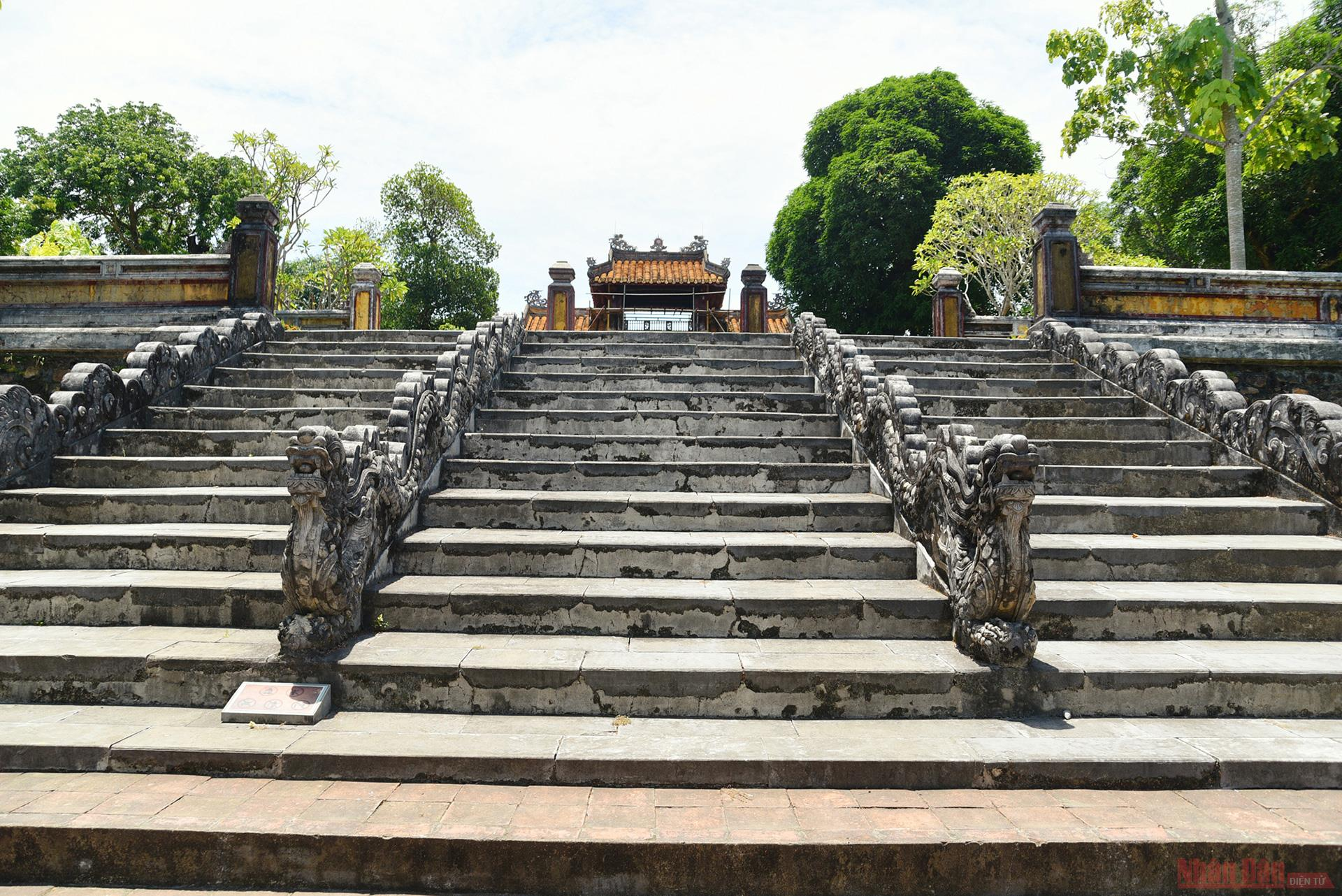Gia Long Tomb, the solemn resting place of Nguyen Dynasty’s first Emperor 1003 15